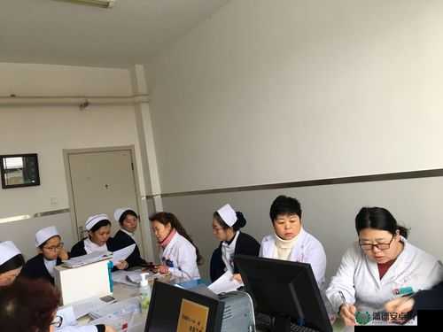 佳柔和医院长第1-10章：揭秘医院内部权力斗争与情感纠葛的复杂关系