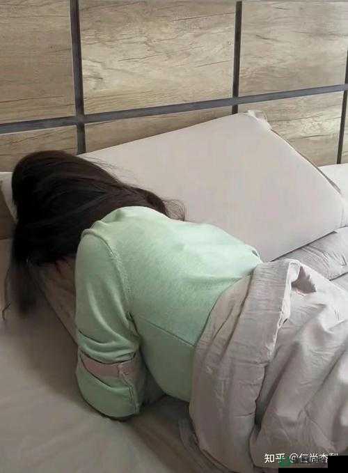 女生睡觉为什么会接触摸？这是正常现象吗？